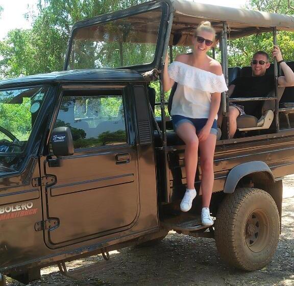 펜션 Blue Birds Tissa & Yala Safari