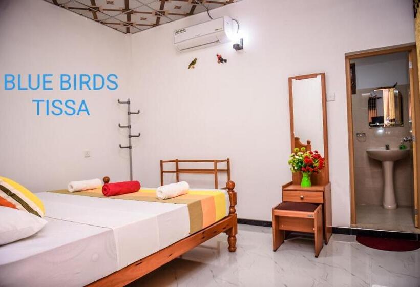 펜션 Blue Birds Tissa & Yala Safari