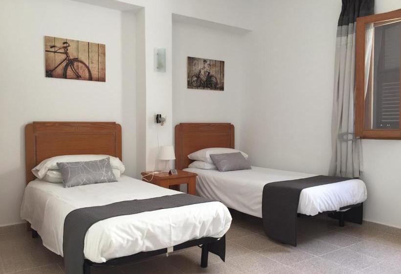 Пансион Sol Y Luna Cala Millor