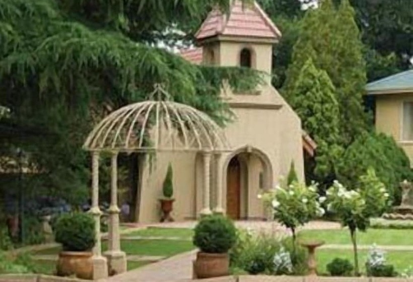 Отель Three Rivers Lodge And Villas