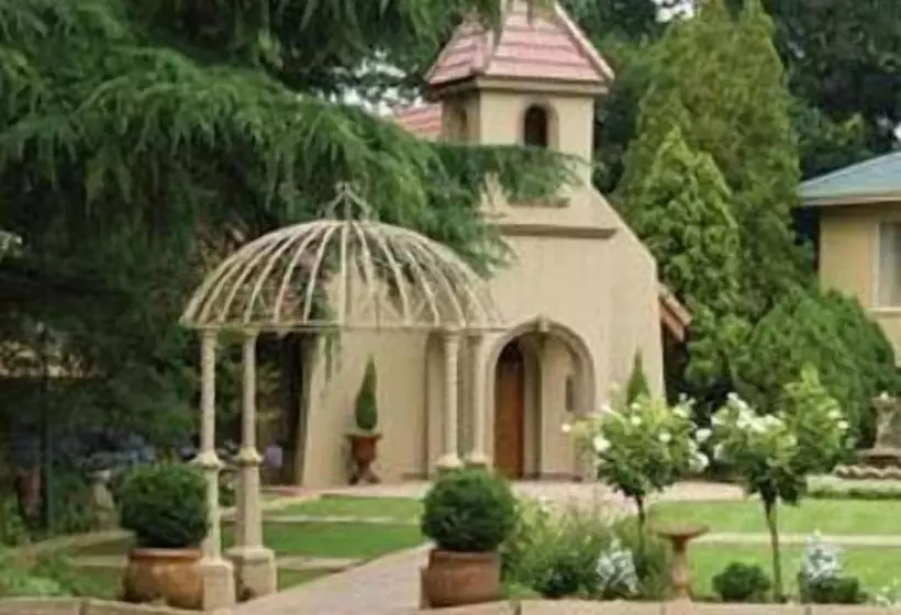 Hotelli Three Rivers Lodge And Villas