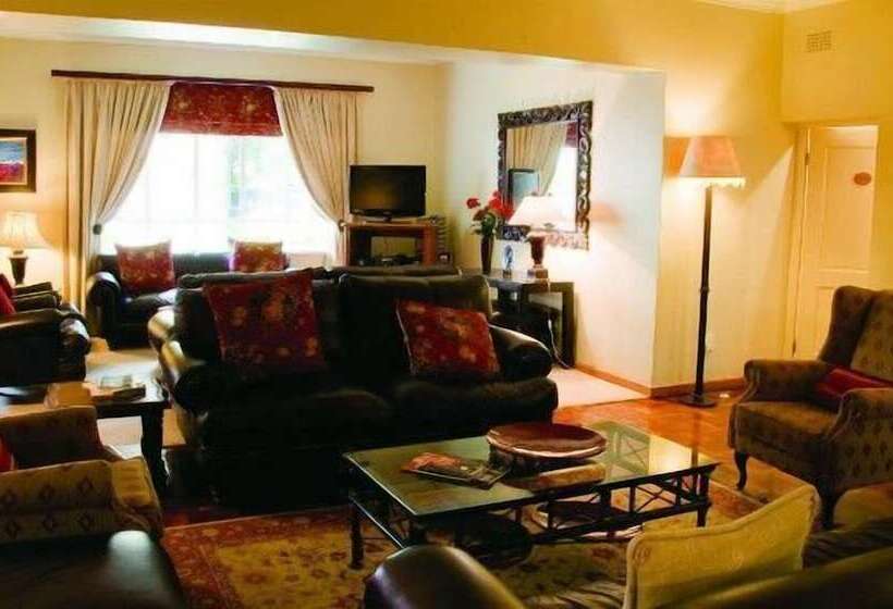 Отель Three Rivers Lodge And Villas