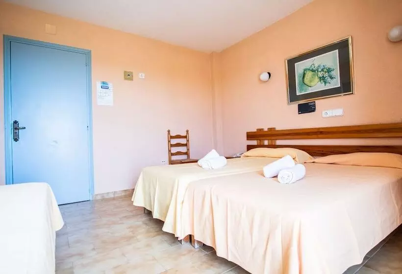 Hotelli Hostal Santi