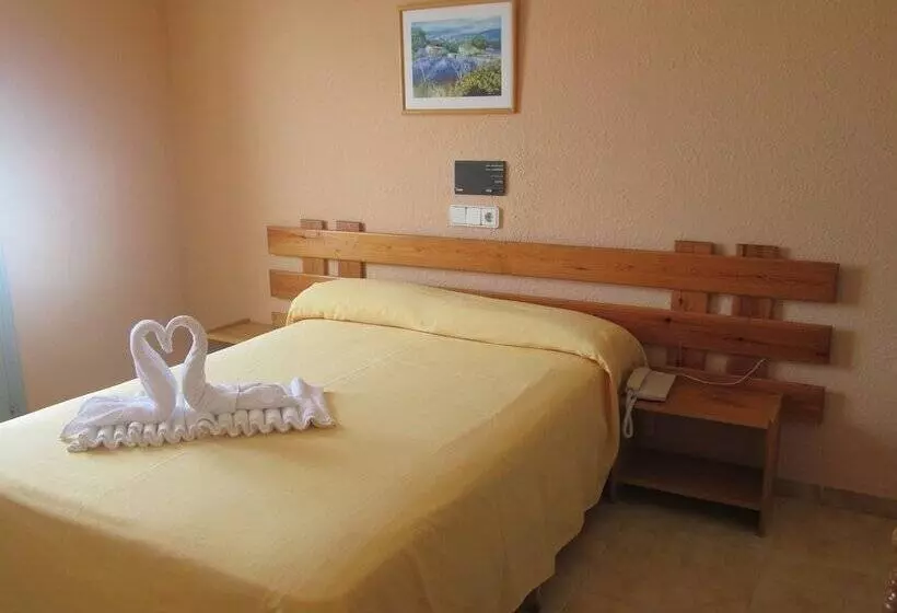 Hotelli Hostal Santi