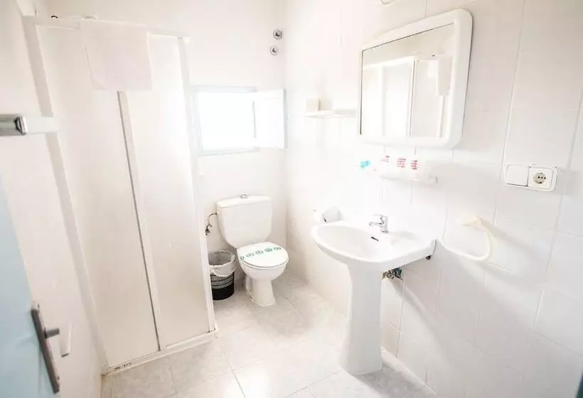 Hotelli Hostal Santi