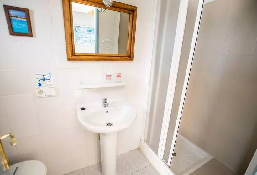 Hotelli Hostal Santi