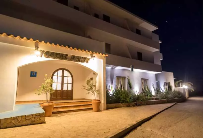 هتل Hostal Santi