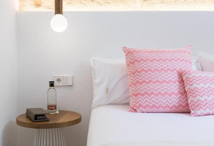 پانسیون Llonga S 11th Youth Hostel