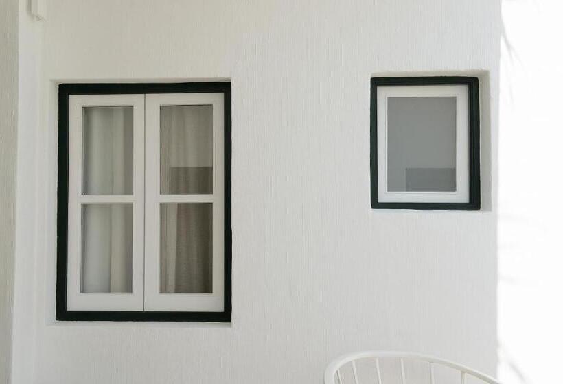 پانسیون Llonga S 11th Youth Hostel