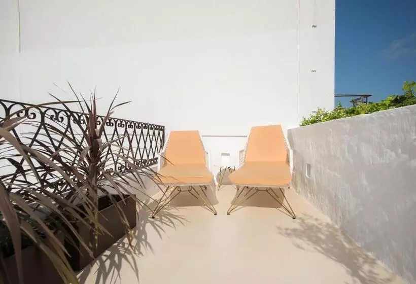 Majatalo Llonga S 11th Youth Hostel