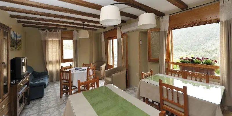 ペンション Miralmundo Alojamientos Rurales Ayna  Hostal Rural