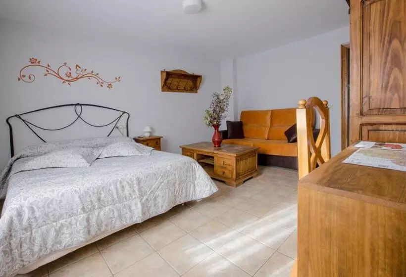 پانسیون Hostal Antiguo Hospital