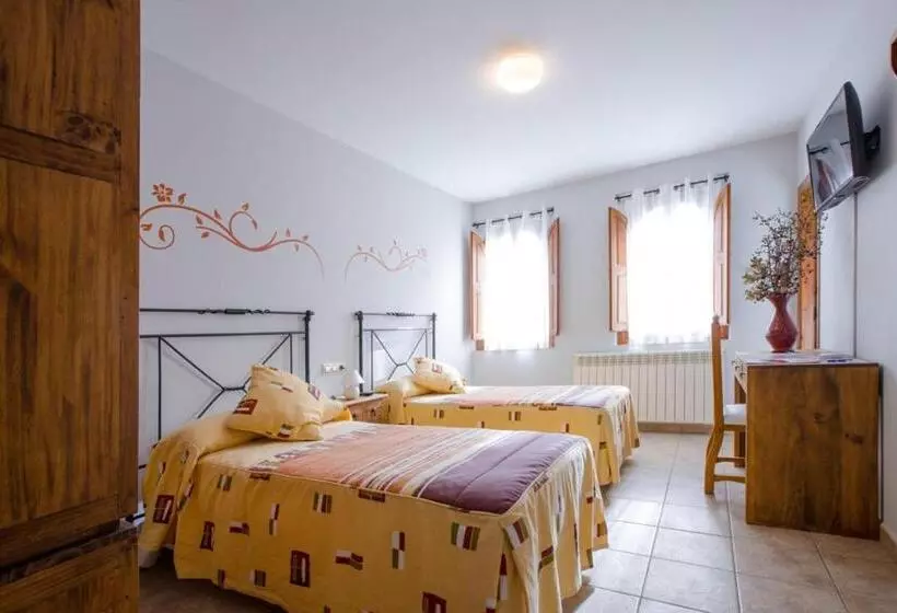 پانسیون Hostal Antiguo Hospital