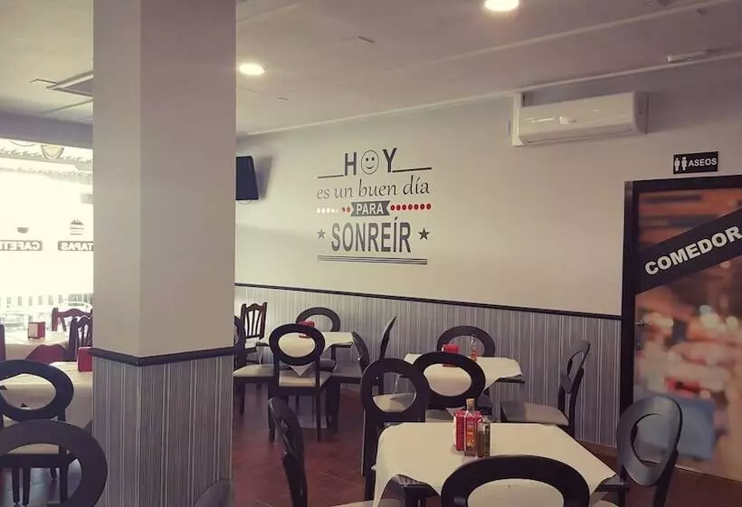 پانسیون Hostal Restaurante Los Badenes