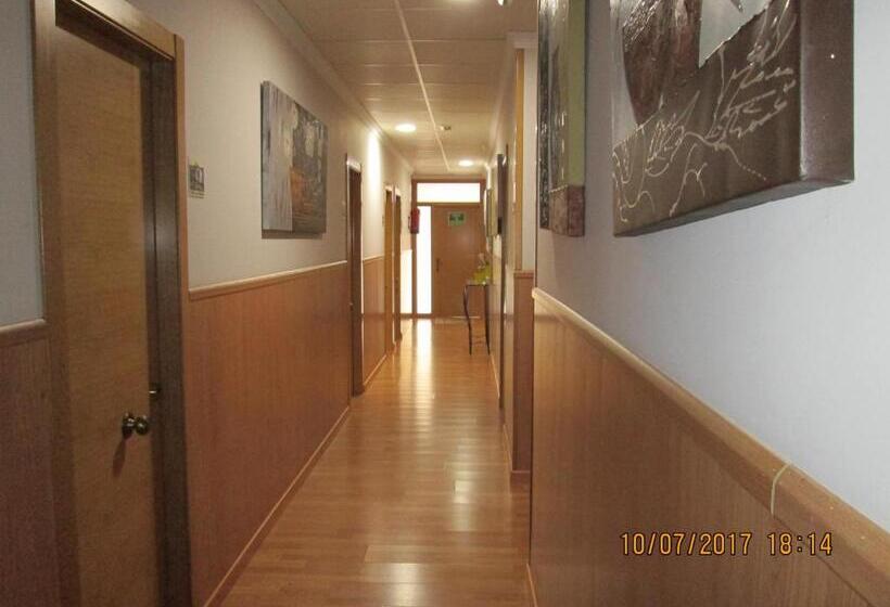 بنسيون Hostal Banderas