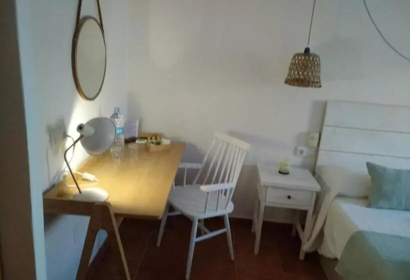 پانسیون Hostal Sa Posada Set Cales