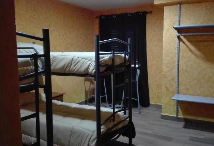 ペンション Hostal La Aldaba