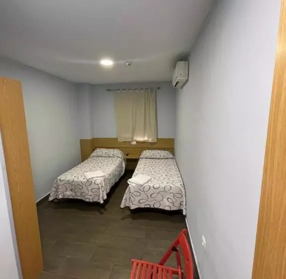 Majatalo Hostal Tres Hermanos