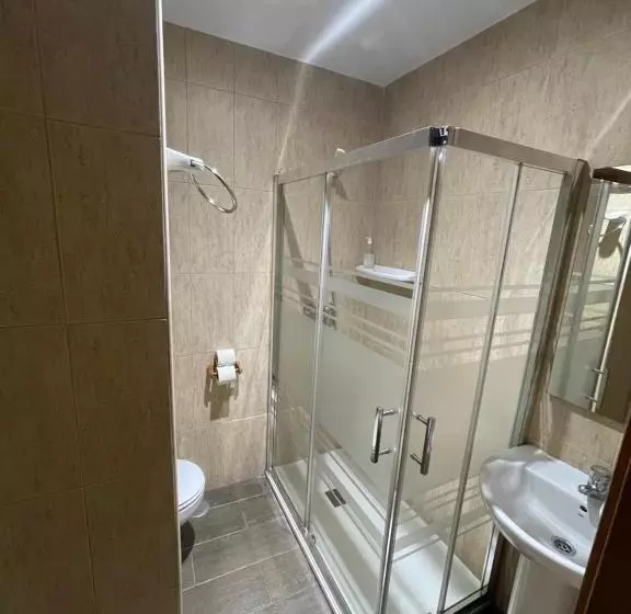 Majatalo Hostal Tres Hermanos