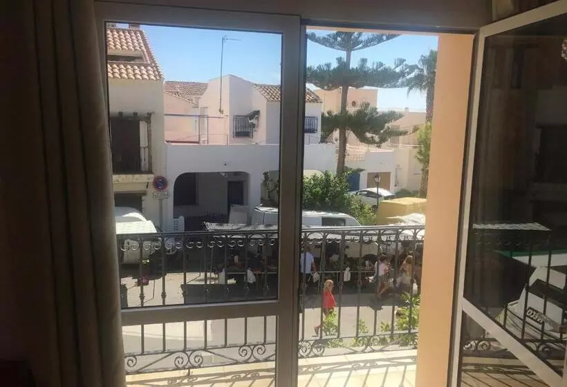 ペンション Hostal   Restaurante Playa Azul