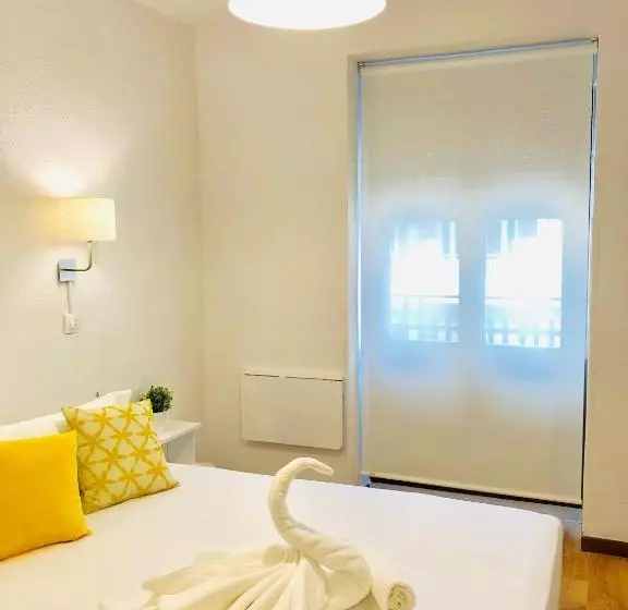 پانسیون Hostal Arriaza