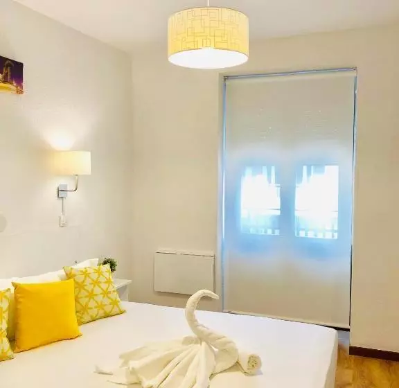 پانسیون Hostal Arriaza