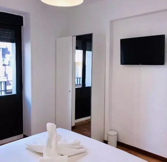 پانسیون Hostal Arriaza