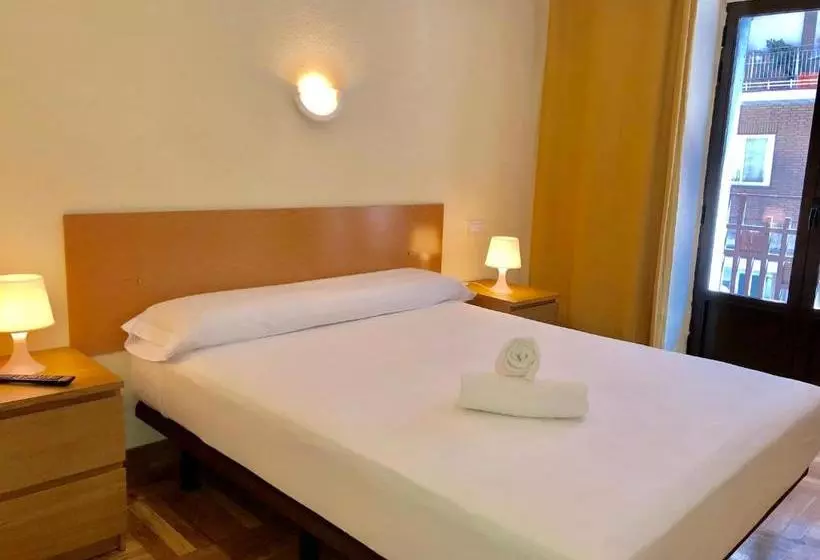 پانسیون Hostal Arriaza