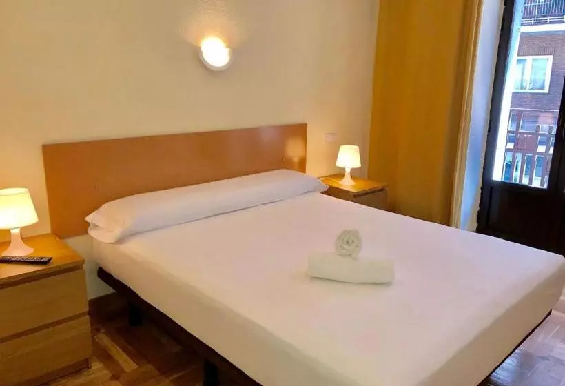 پانسیون Hostal Arriaza