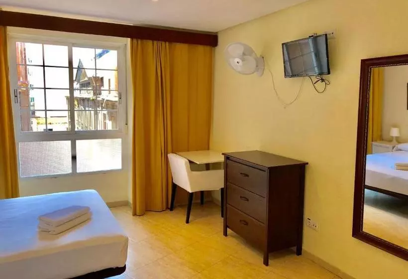 پانسیون Hostal Arriaza