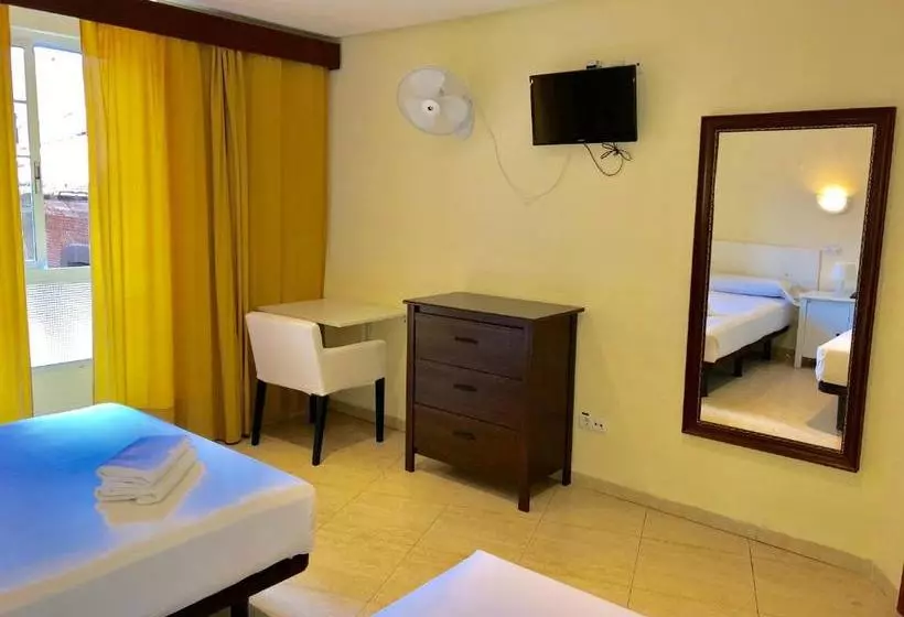 پانسیون Hostal Arriaza