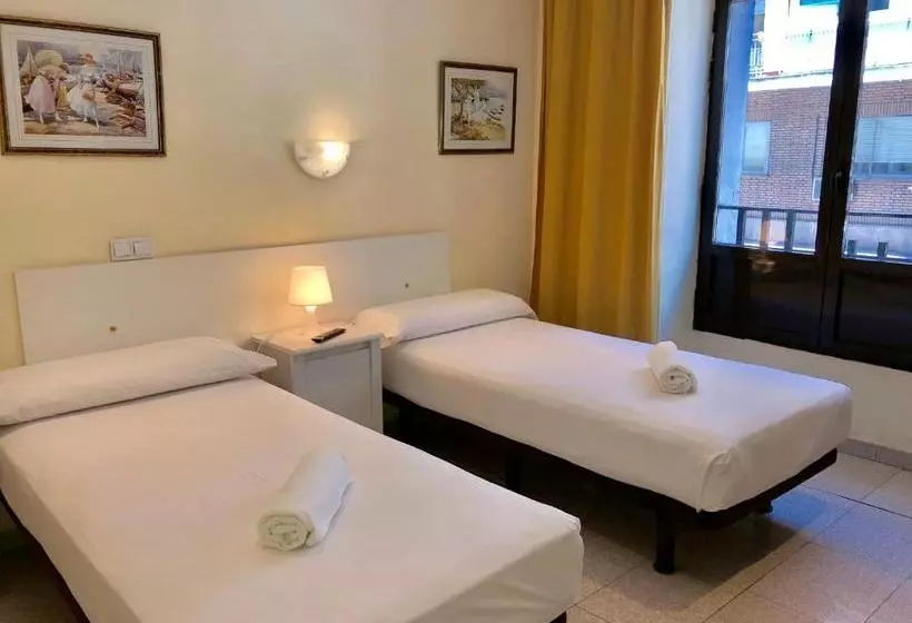 پانسیون Hostal Arriaza