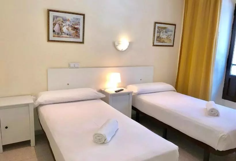 پانسیون Hostal Arriaza