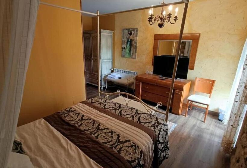 فندق صغير Posada El Manjon