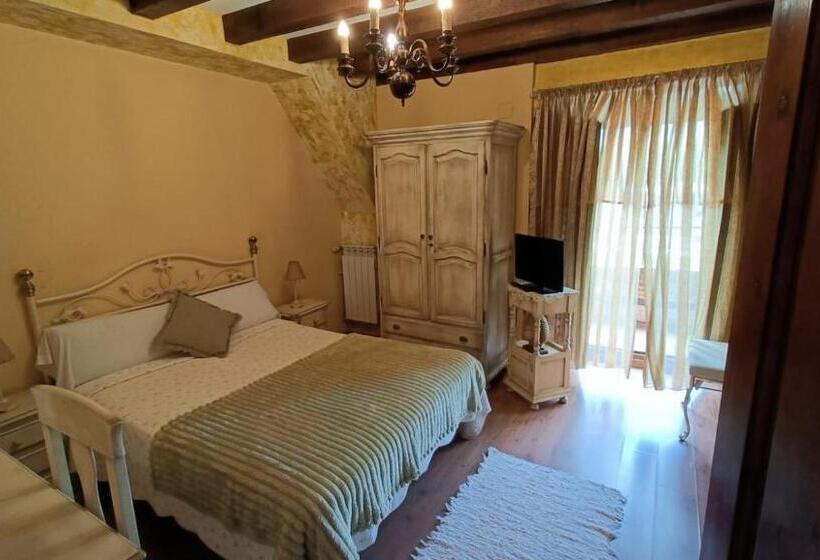 فندق صغير Posada El Manjon