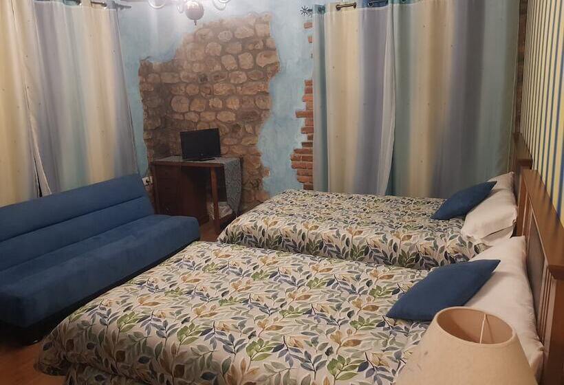 فندق صغير Posada El Manjon