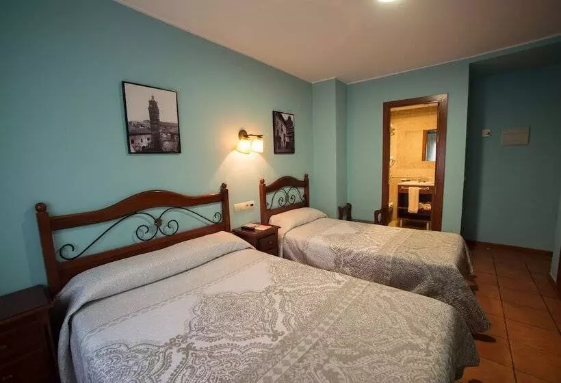 پانسیون Hostal Serruchi