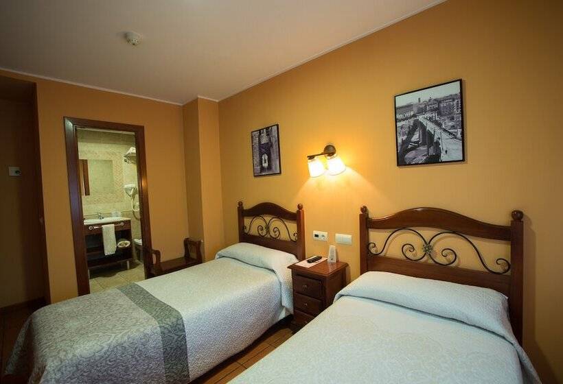 펜션 Hostal Serruchi