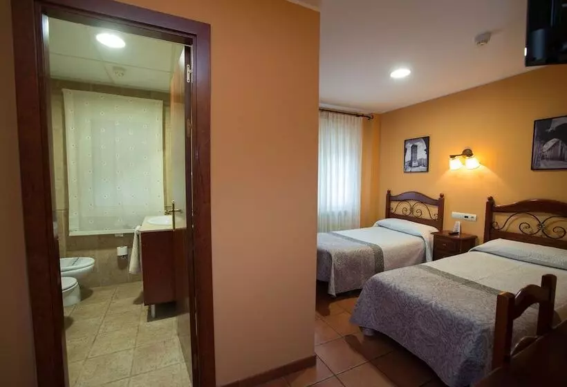 پانسیون Hostal Serruchi