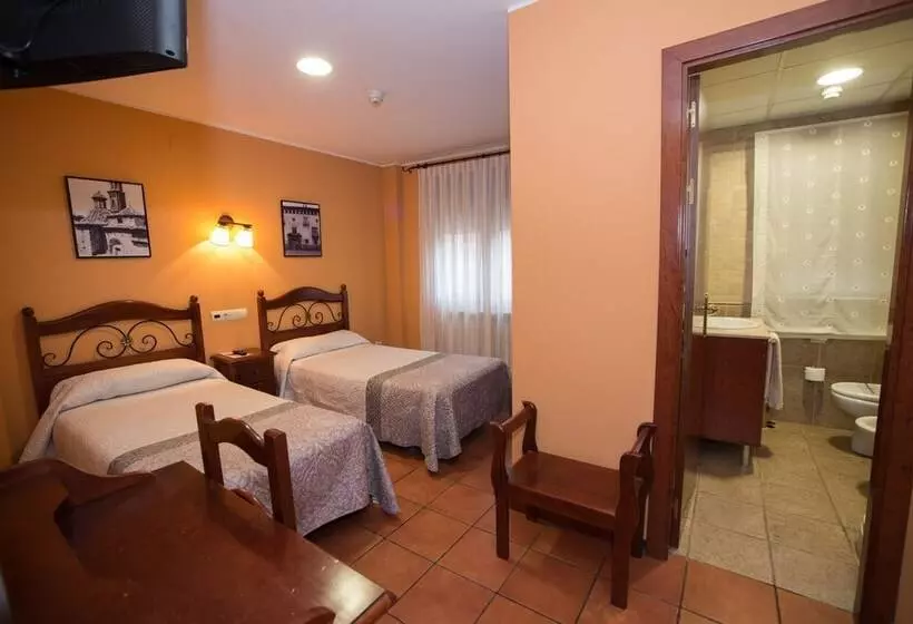 پانسیون Hostal Serruchi