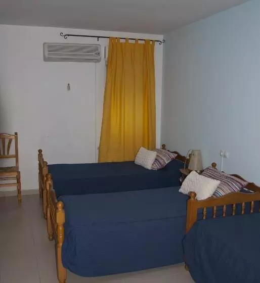 پانسیون Hostal Y Apartamentos La Vereda