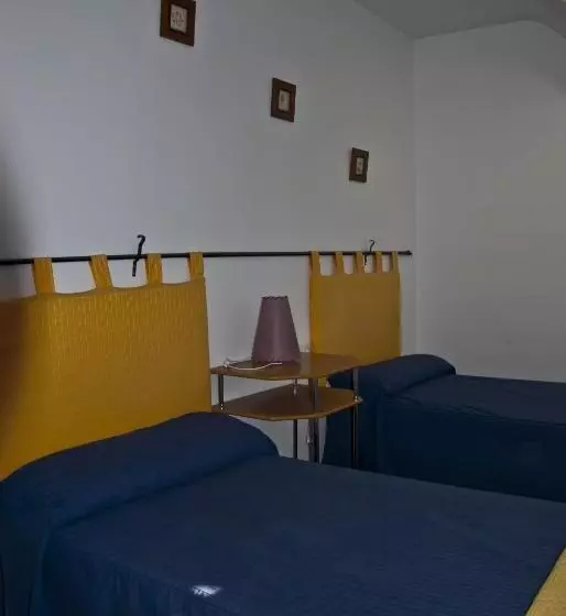 پانسیون Hostal Y Apartamentos La Vereda