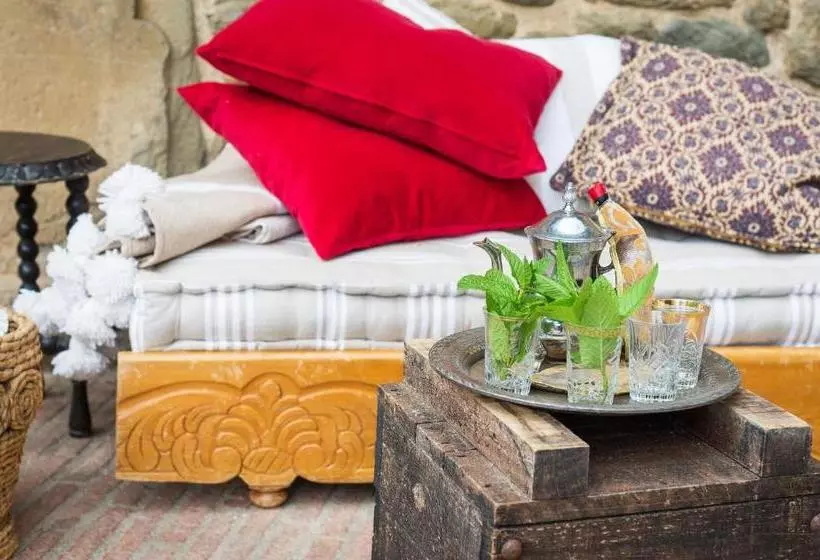 پانسیون El Palauet De Monells   Adults Only