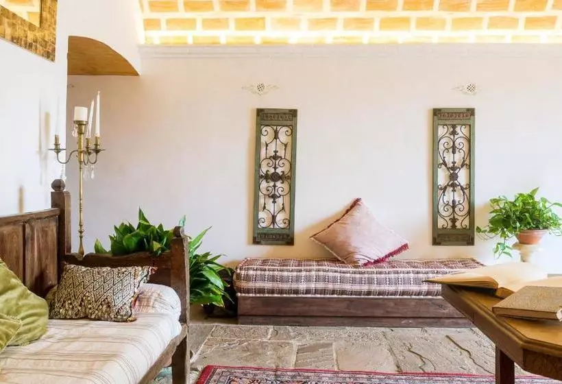 پانسیون El Palauet De Monells   Adults Only