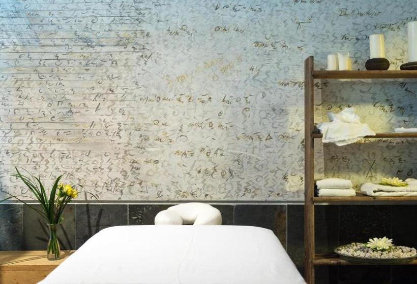 펜션 El Palauet De Monells Adults Only