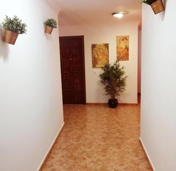 پانسیون Hostal Buena Vista