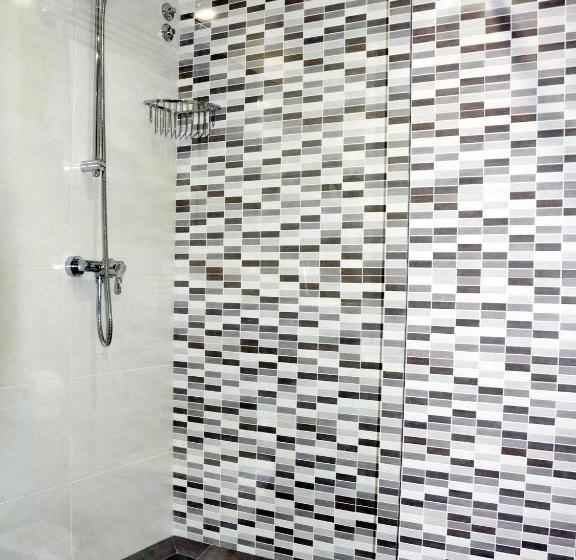 پانسیون Hostal Paz