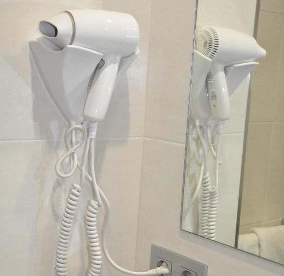 پانسیون Hostal Paz