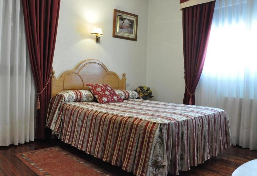 پانسیون Hostal Paz