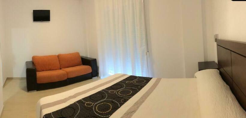 פנסיון Hostal Restaurante Pinarejo